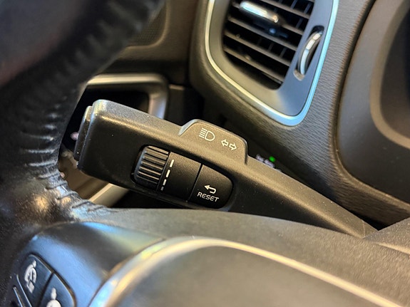 Volvo V40 27 of 30