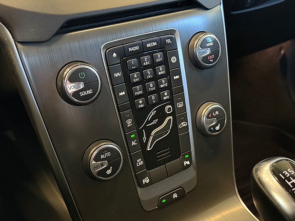 Volvo V40 25 of 30