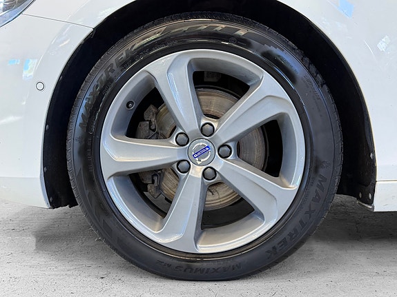 Volvo V40 8 of 30