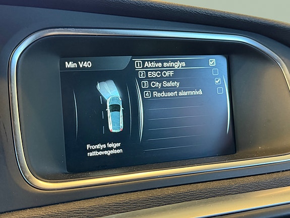 Volvo V40 19 of 30