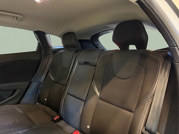 Volvo V40 11 of 30