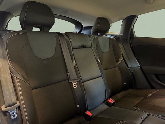 Volvo V40 12 of 30