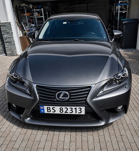 Lexus IS300h 19 of 19