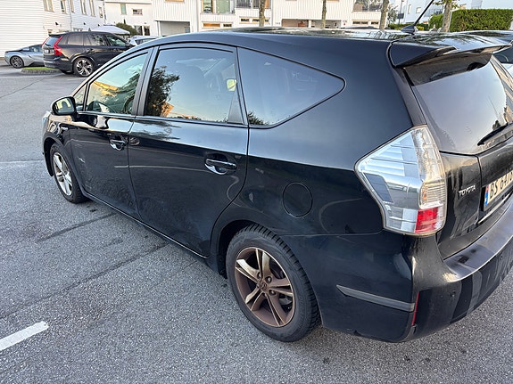 Toyota Prius+ 4 of 15