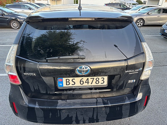 Toyota Prius+ 5 of 15