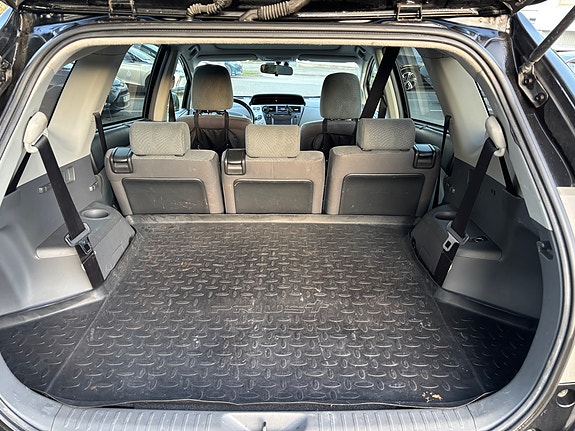 Toyota Prius+ 9 of 15