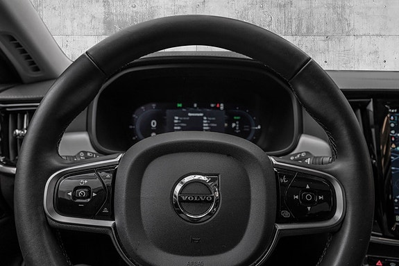 Volvo V90 15 of 27