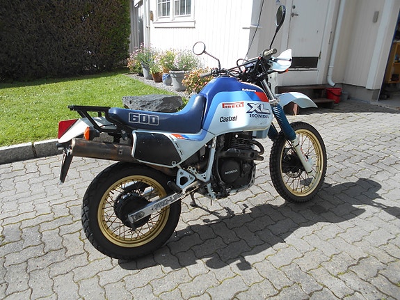 Honda XL 600 2 of 30
