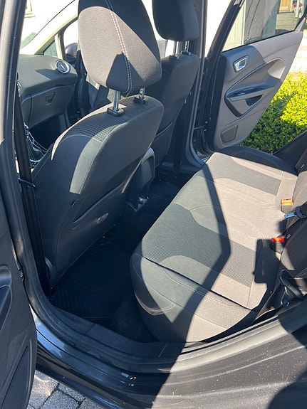 Ford Fiesta 21 of 26