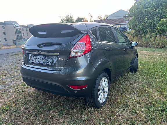 Ford Fiesta 13 of 26