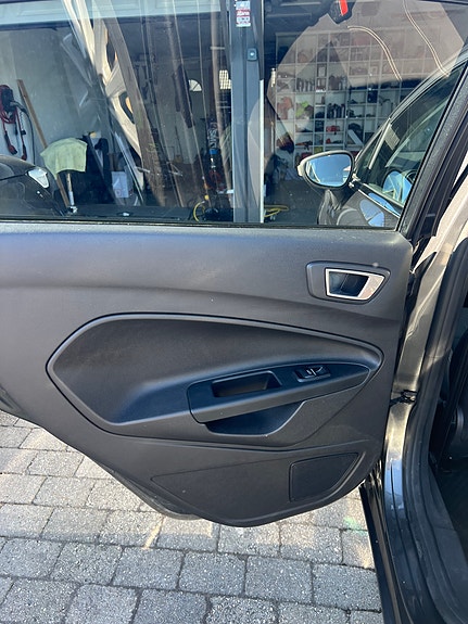 Ford Fiesta 22 of 26