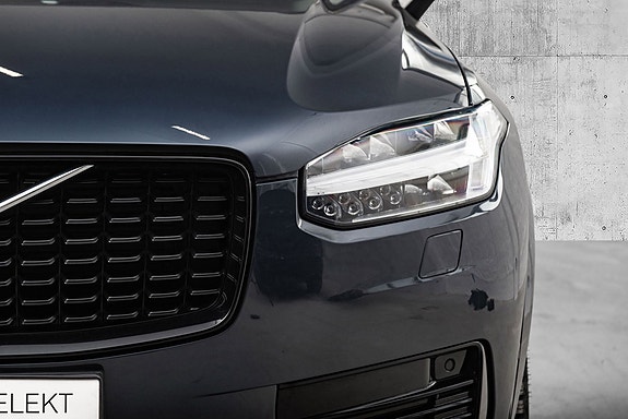 Volvo XC90 5 of 23