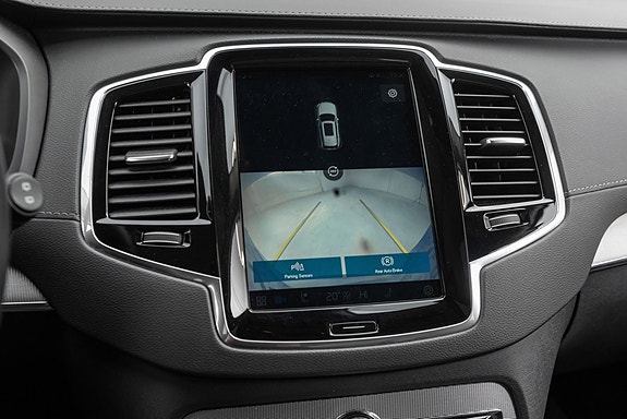 Volvo XC90 17 of 23