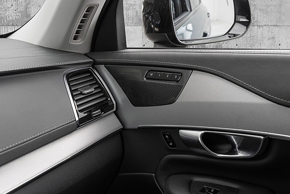 Volvo XC90 20 of 23