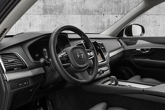 Volvo XC90 12 of 23