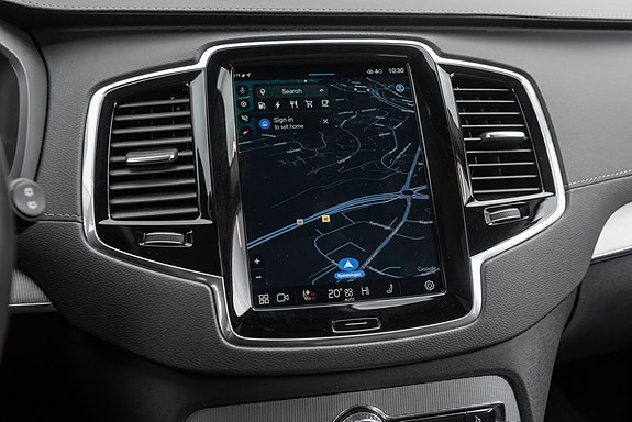 Volvo XC90 16 of 23