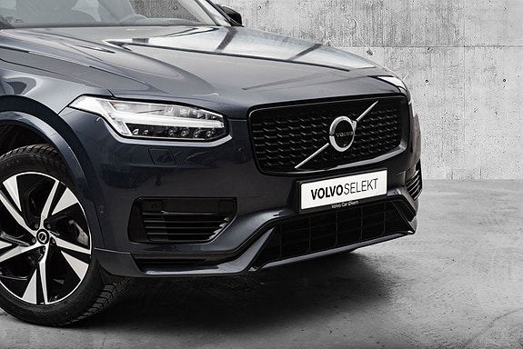 Volvo XC90 3 of 23