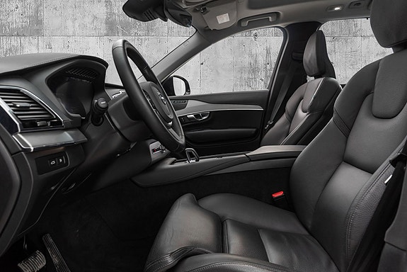 Volvo XC90 11 of 23