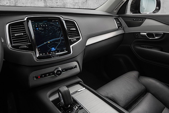 Volvo XC90 15 of 23