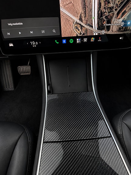 Tesla Model 3 25 of 30