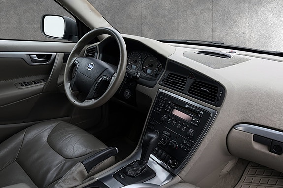 Volvo XC70 16 of 20