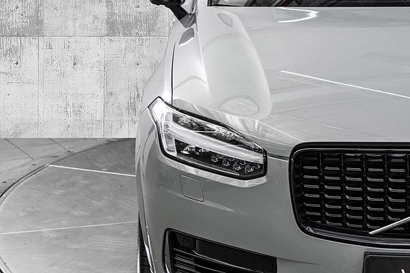 Volvo XC90 5 of 30