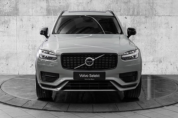 Volvo XC90 4 of 30