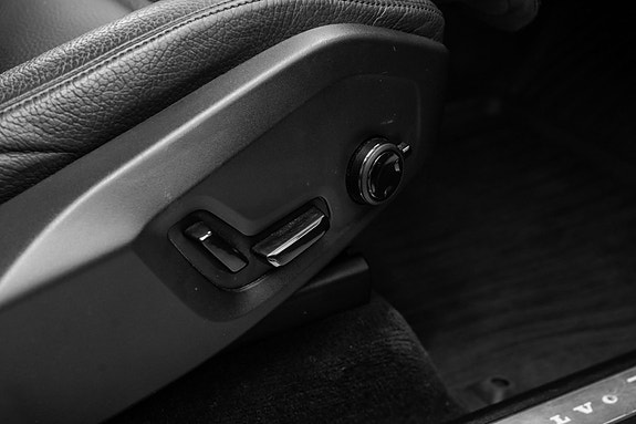 Volvo XC90 26 of 30