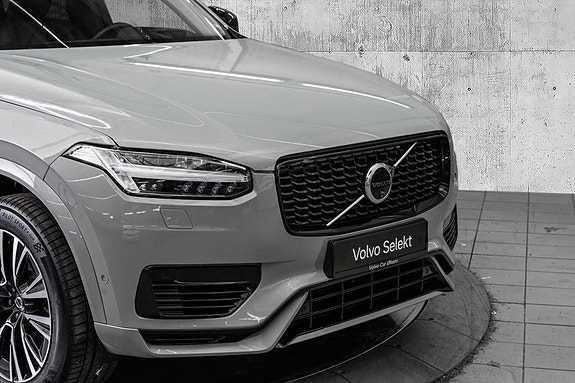 Volvo XC90 3 of 30