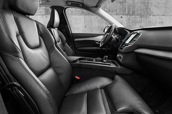 Volvo XC90 25 of 30