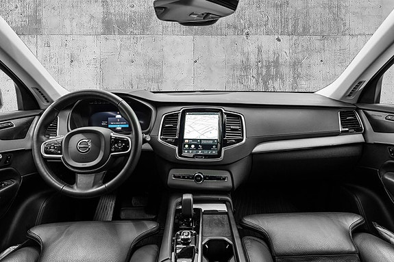 Volvo XC90 15 of 30