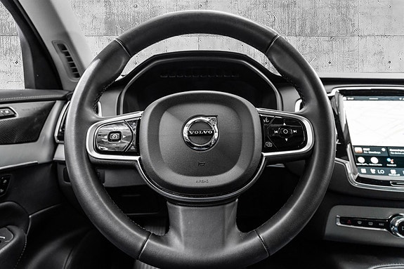 Volvo XC90 17 of 30