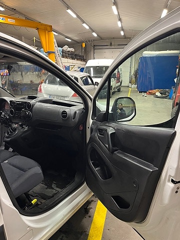Peugeot Partner 13 of 15