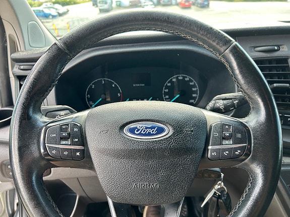 Ford Transit 10 of 23