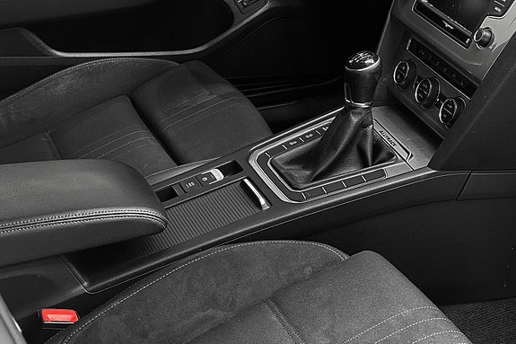 Volkswagen Passat 28 of 30