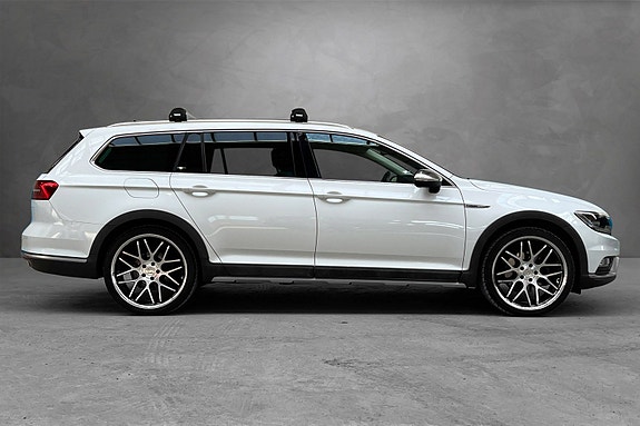 Volkswagen Passat 7 of 30