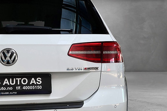 Volkswagen Passat 10 of 30