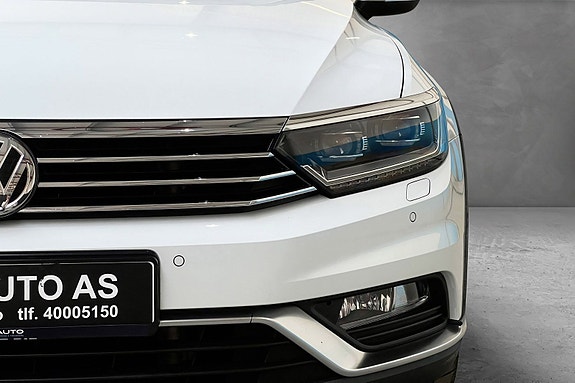 Volkswagen Passat 4 of 30