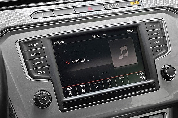 Volkswagen Passat 30 of 30