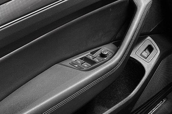 Volkswagen Passat 14 of 30