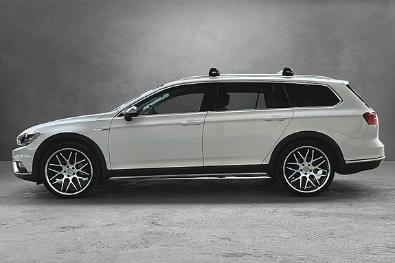 Volkswagen Passat 12 of 30