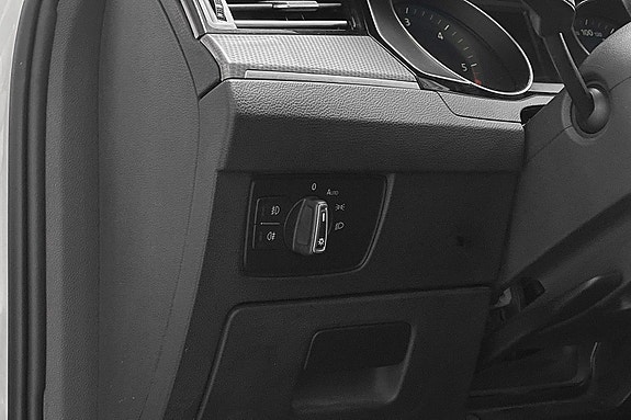Volkswagen Passat 15 of 30