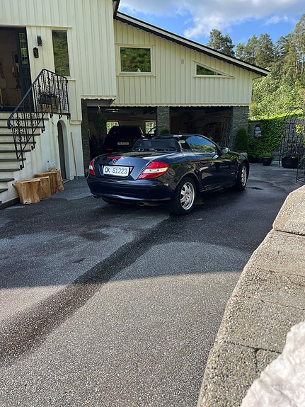 Mercedes-Benz SLK200 4 of 7