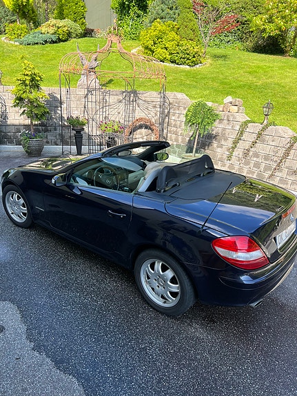 Mercedes-Benz SLK200 3 of 7