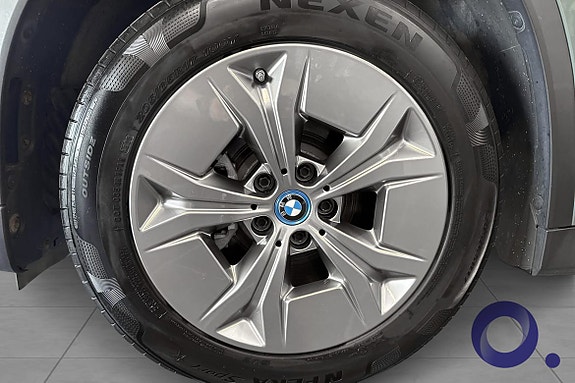 BMW iX1 10 of 30