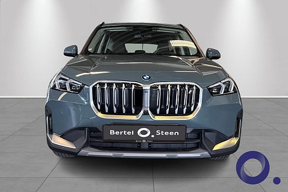 BMW iX1 9 of 30