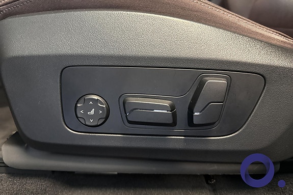 BMW iX1 27 of 30