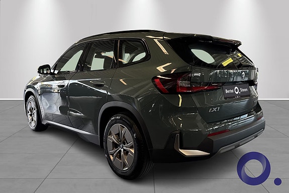 BMW iX1 3 of 30