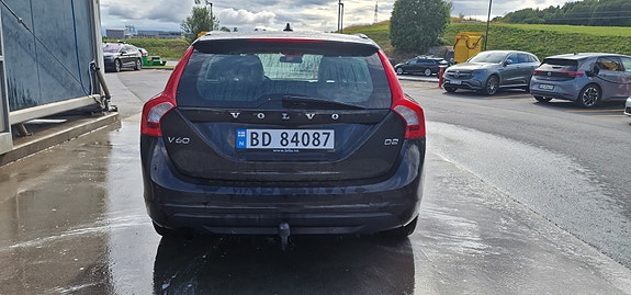 Volvo V60 3 of 16