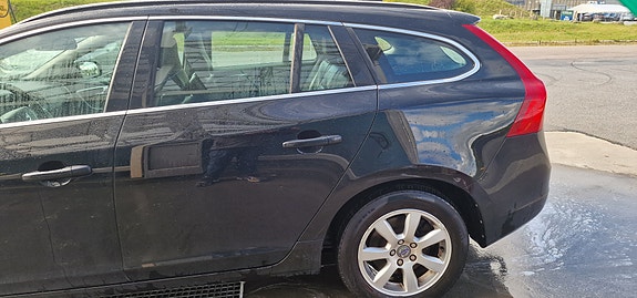 Volvo V60 6 of 16